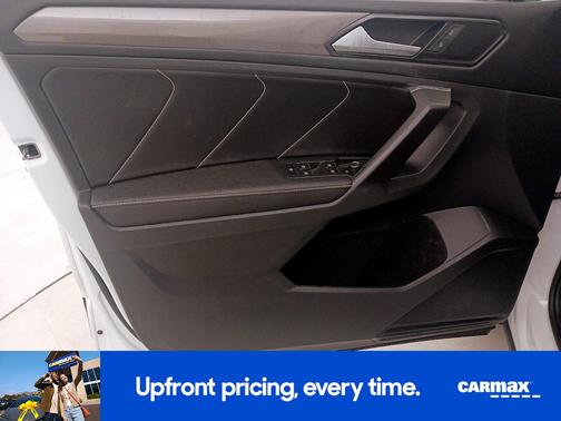 White 2023 Volkswagen Tiguan SE