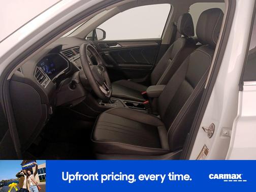 White 2023 Volkswagen Tiguan SE