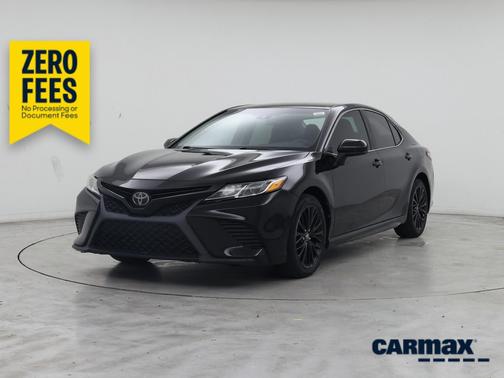 Black 2018 Toyota Camry SE