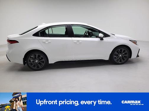 White 2024 Toyota Corolla SE