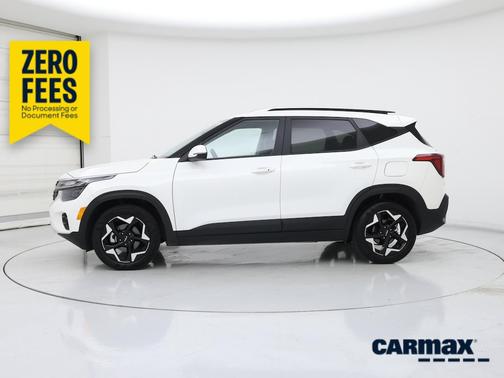 White 2025 Kia Seltos S