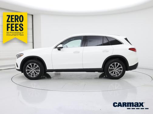 White 2023 Mercedes-Benz GLC 300