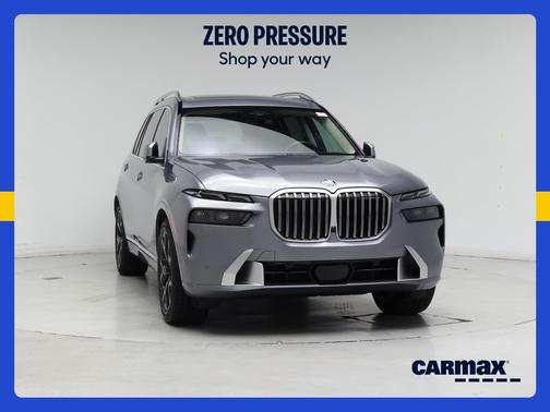 Gray 2024 BMW X7 xDrive40i