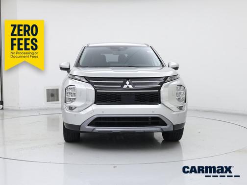 Silver 2025 Mitsubishi Outlander SE