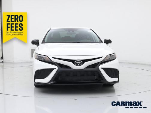 White 2023 Toyota Camry SE