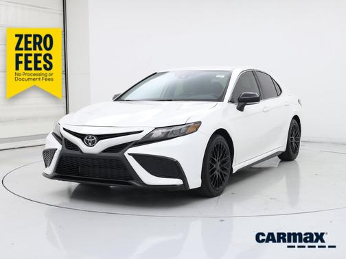 White 2023 Toyota Camry SE