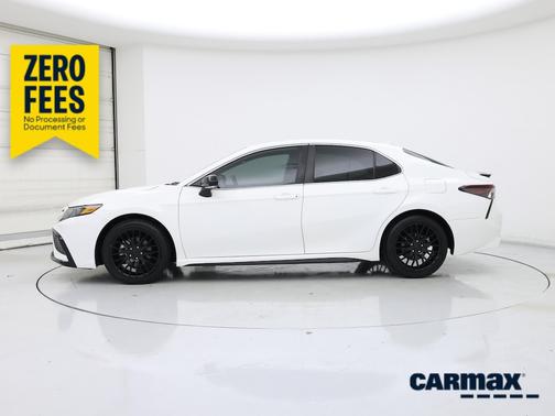 White 2023 Toyota Camry SE
