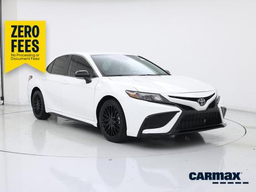 White 2023 Toyota Camry SE
