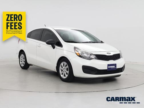 White 2015 Kia Rio LX