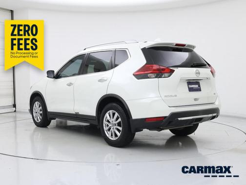 White 2017 Nissan Rogue SV