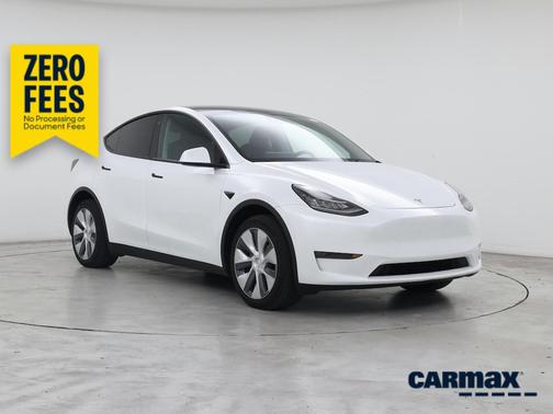 White 2023 Tesla Model Y Long Range