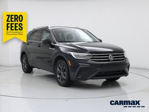 Black 2022 Volkswagen Tiguan SE