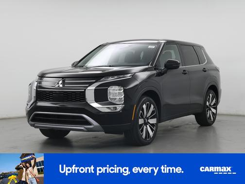Black 2025 Mitsubishi Outlander SE