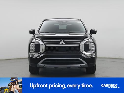 Black 2025 Mitsubishi Outlander SE