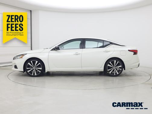 White 2020 Nissan Altima SR