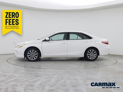 White 2015 Toyota Camry XLE