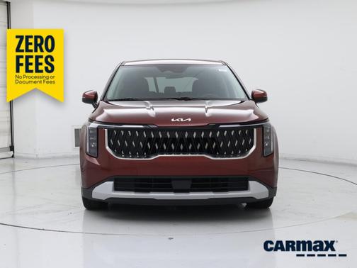Red 2025 Kia Carnival LXS