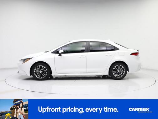 White 2021 Toyota Corolla LE