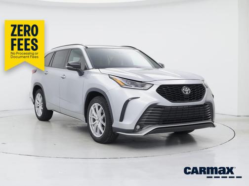Silver 2021 Toyota Highlander XSE