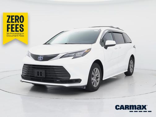 White 2025 Toyota Sienna LE