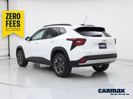 White 2025 Chevrolet Trax LT