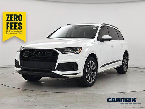 White 2023 Audi Q7 Premium Plus