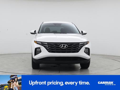 White 2023 Hyundai TUCSON SE