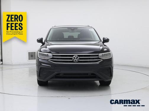 Black 2023 Volkswagen Tiguan SE