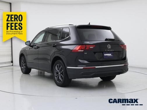 Black 2023 Volkswagen Tiguan SE