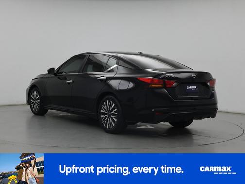 Black 2023 Nissan Altima SV
