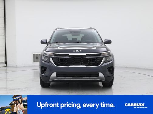 Gray 2025 Kia Seltos S