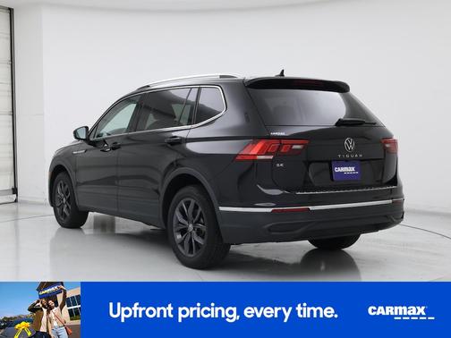Black 2023 Volkswagen Tiguan SE
