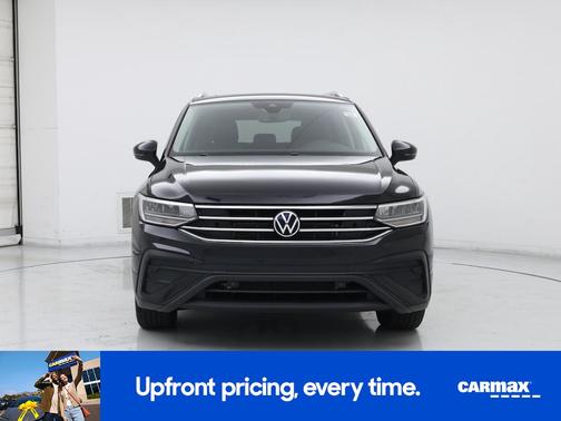 Black 2023 Volkswagen Tiguan SE