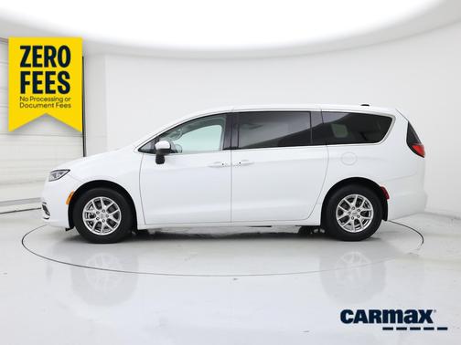 White 2023 Chrysler Pacifica Touring L