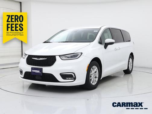 White 2023 Chrysler Pacifica Touring L