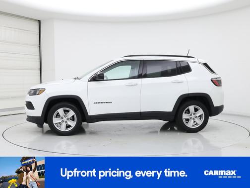 White 2022 Jeep Compass Latitude
