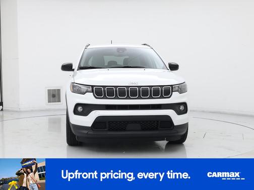 White 2022 Jeep Compass Latitude