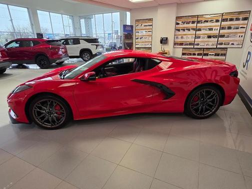 2025 Chevrolet Corvette Stingray w/3LT