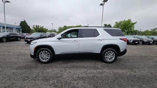 2022 Chevrolet Traverse LT Cloth