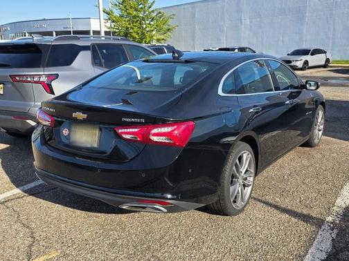 2022 Chevrolet Malibu FWD Premier