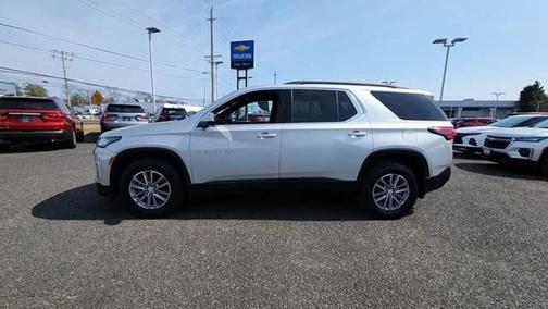 2022 Chevrolet Traverse LT Cloth