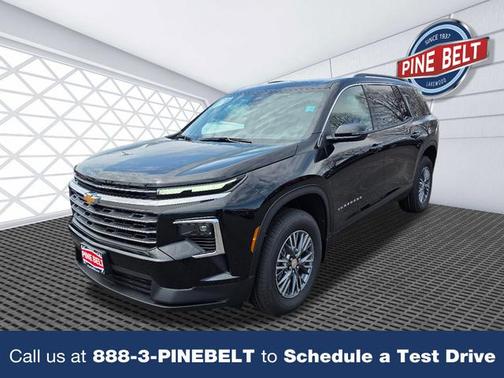 2025 Chevrolet Traverse LT
