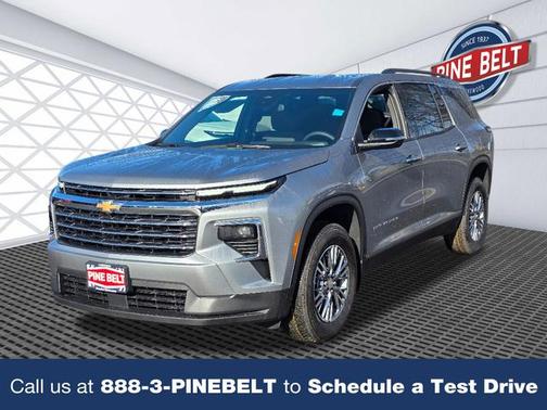 2025 Chevrolet Traverse LT