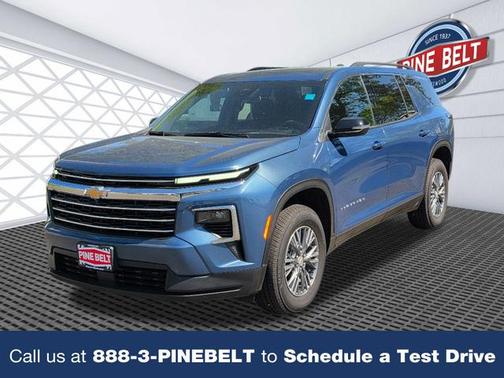 2025 Chevrolet Traverse LT