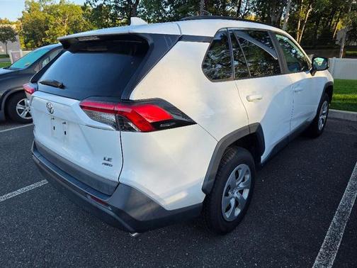 2020 Toyota RAV4 LE