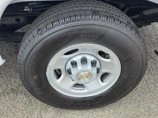 2025 Chevrolet Express 2500 RWD 2500 Regular Wheelbase WT