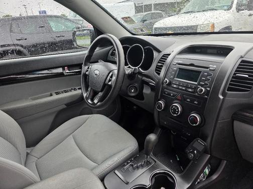 2011 Kia Sorento LX