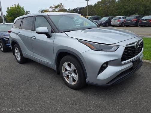 2022 Toyota Highlander LE