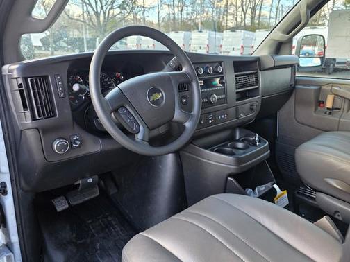 2025 Chevrolet Express 2500 RWD 2500 Regular Wheelbase WT