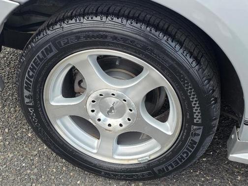 2004 Ford Mustang Deluxe